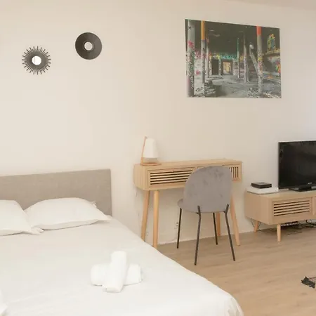 Superbe Studio Entierement Neuf A Appartement