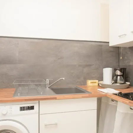 Superbe Studio Entierement Neuf A Appartement